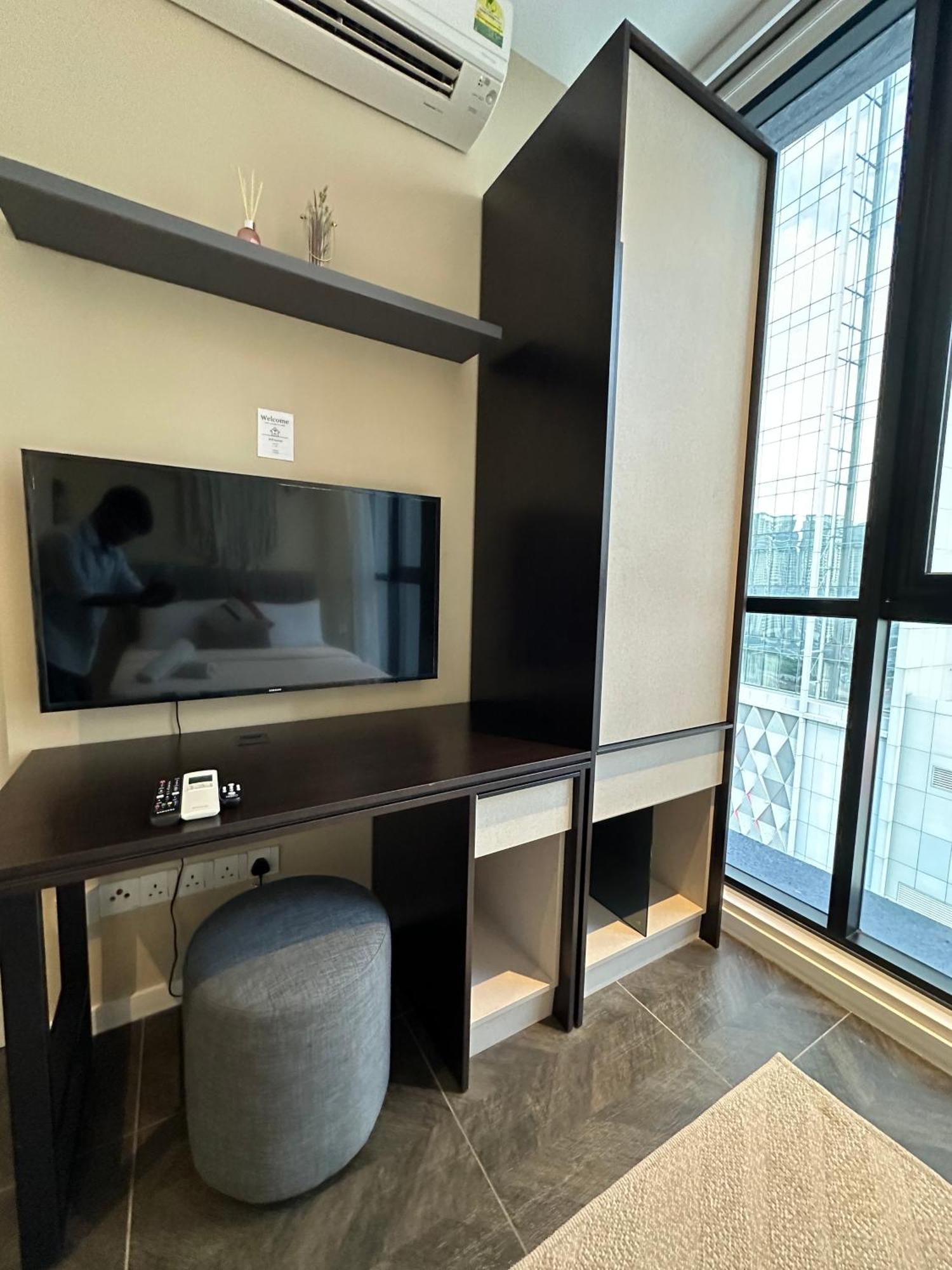 Scarletz Suites Klcc By Numa Kuala Lumpur Exterior photo