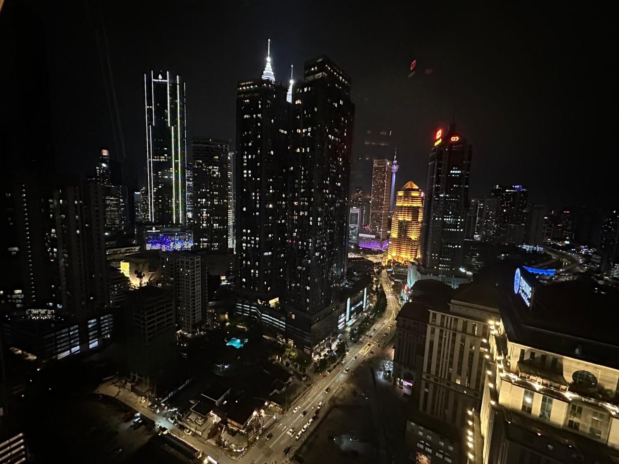 Scarletz Suites Klcc By Numa Kuala Lumpur Exterior photo