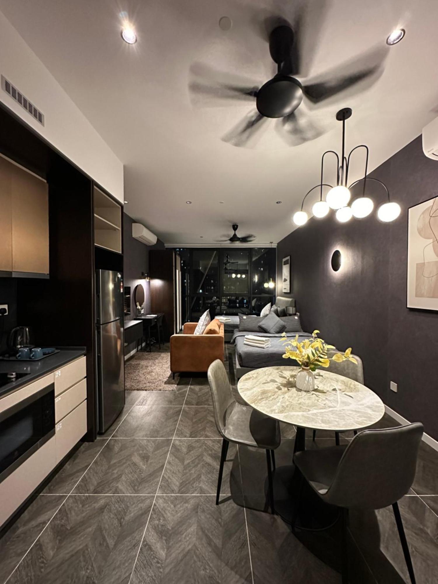 Scarletz Suites Klcc By Numa Kuala Lumpur Exterior photo