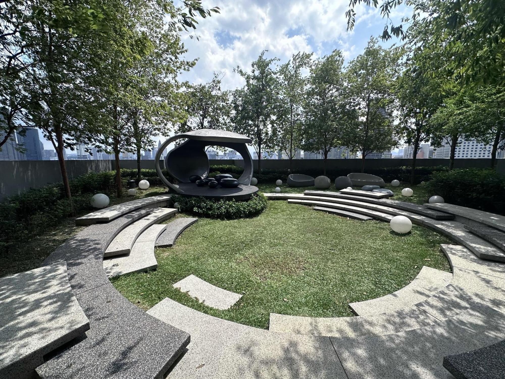Scarletz Suites Klcc By Numa Kuala Lumpur Exterior photo